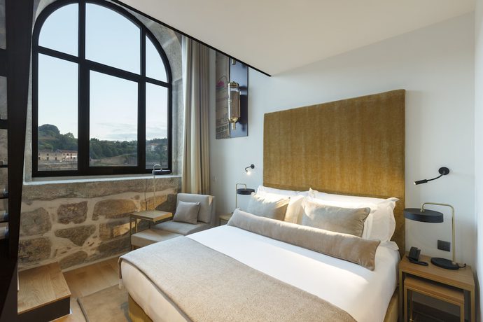 Imagen de la habitación del Hotel Neya Porto. Foto 15