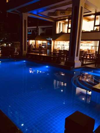 Imagen de la piscina del Hotel Ngapali Win. Foto 18