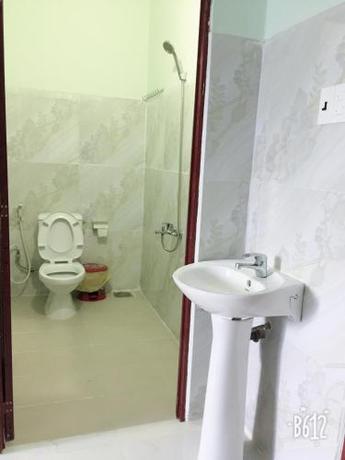 Imagen de la habitación del Hotel Ngoc Quynh. Foto 9