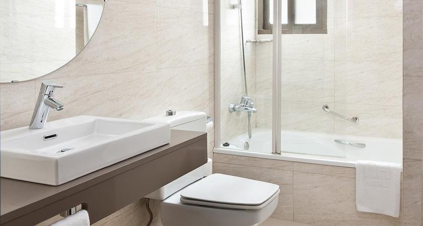 Imagen de la habitación del Hotel Nh Avenida Jerez. Foto 9