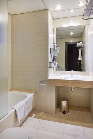 Imagen de la habitación del Hotel Nh Barcelona Eixample. Foto 8