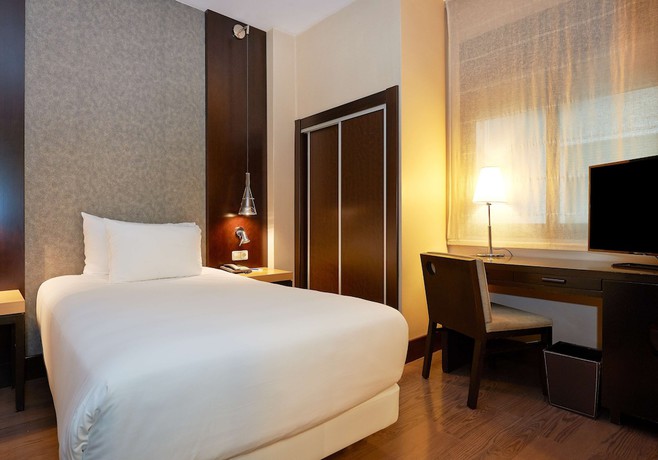 Imagen de la habitación del Hotel Nh Barcelona Eixample. Foto 10