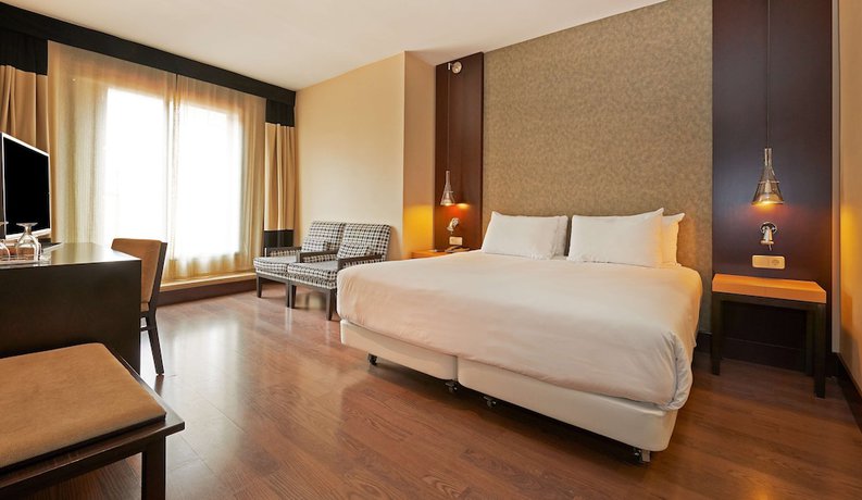 Imagen de la habitación del Hotel Nh Barcelona Eixample. Foto 11