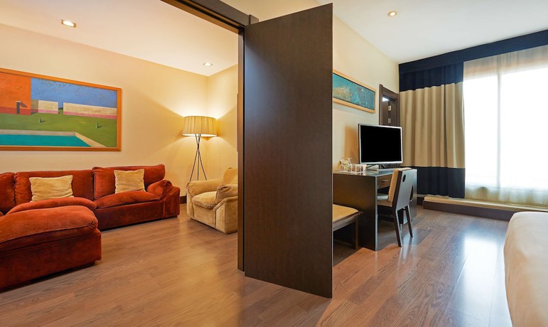 Imagen de la habitación del Hotel Nh Barcelona Eixample. Foto 13