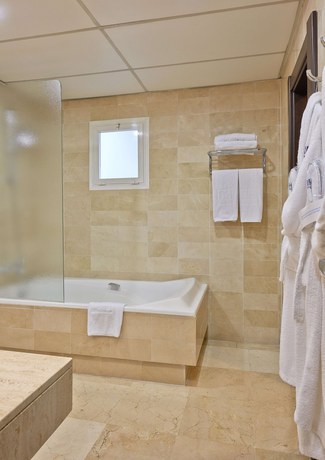 Imagen de la habitación del Hotel Nh Barcelona Eixample. Foto 16