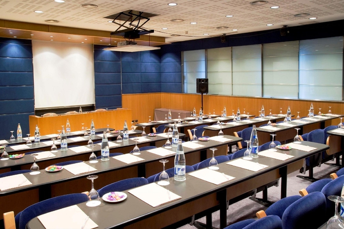 Imagen de los interiores del Hotel Nh Barcelona Stadium. Foto 12