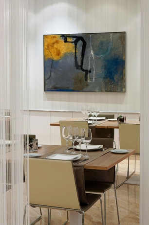 Imagen del bar/restaurante del Hotel Nh Barcelona Stadium. Foto 5