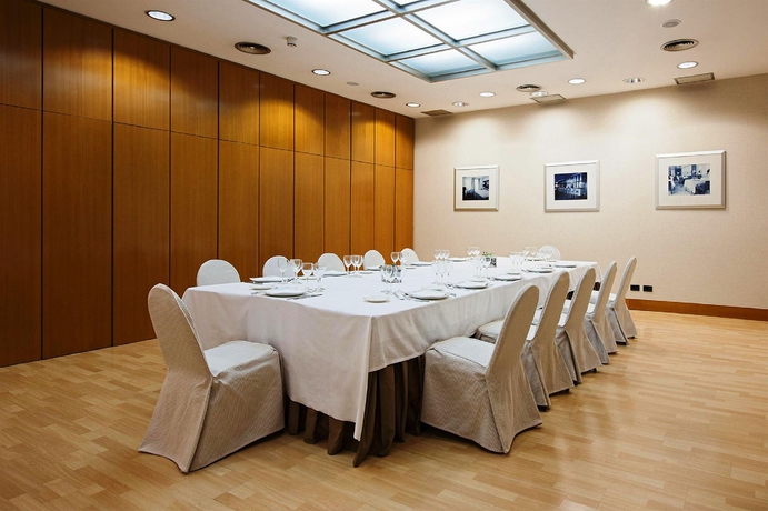 Imagen de los interiores del Hotel Nh Barcelona Stadium. Foto 13