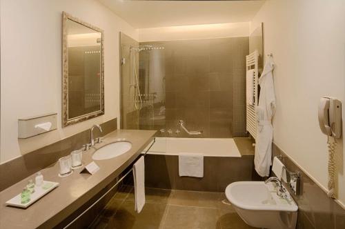 Imagen de la habitación del Hotel Nh Bergamo. Foto 20
