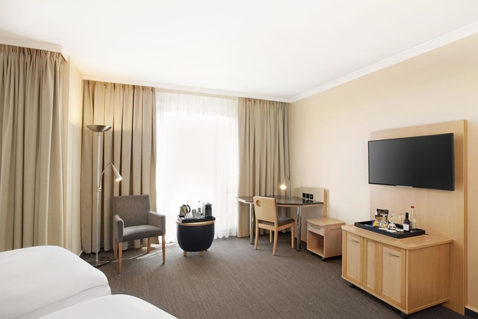 Imagen de la habitación del Hotel Nh Berlin Alexanderplatz. Foto 8