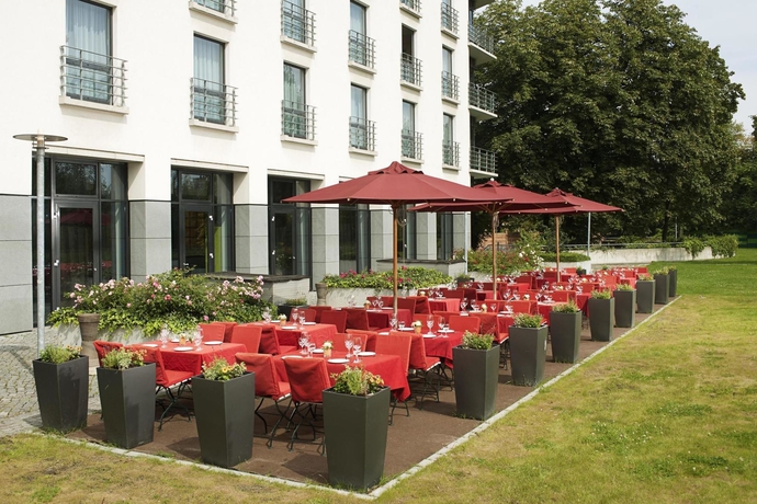 Imagen del bar/restaurante del Hotel Nh Berlin Alexanderplatz. Foto 3