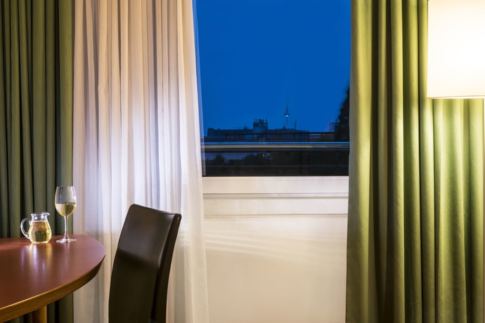 Imagen de la habitación del Hotel Nh Berlin City Ost. Foto 9