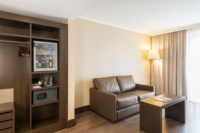 Imagen de los interiores del Hotel Nh Berlin Kurfürstendamm. Foto 16