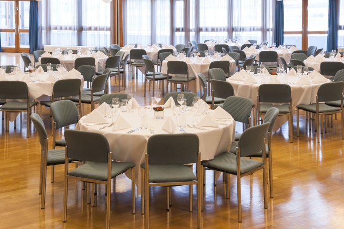 Imagen del bar/restaurante del Hotel Nh Bingen. Foto 2