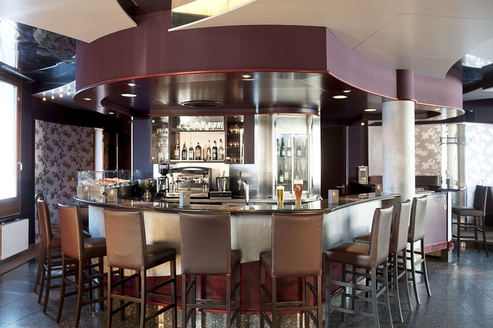 Imagen del bar/restaurante del Hotel Nh Bingen. Foto 6