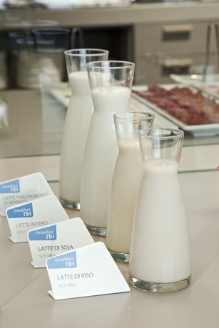 Imagen del bar/restaurante del Hotel Nh Bologna De La Gare. Foto 2