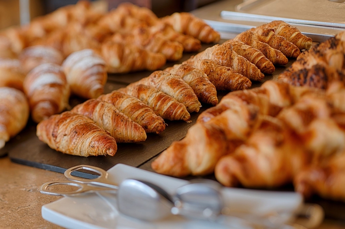 Imagen del bar/restaurante del Hotel Nh Bologna De La Gare. Foto 5