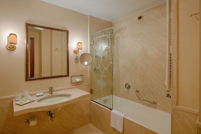 Imagen de la habitación del Hotel Nh Bologna De La Gare. Foto 8