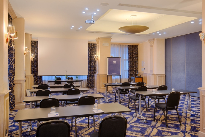 Imagen de los interiores del Hotel Nh Bologna De La Gare. Foto 14