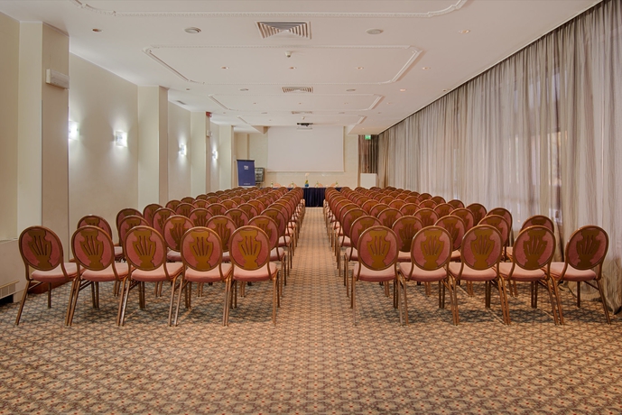 Imagen de los interiores del Hotel Nh Bologna De La Gare. Foto 16