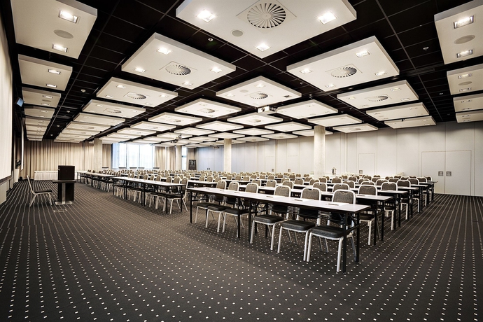 Imagen de los interiores del Hotel Nh Bratislava Gate One. Foto 11