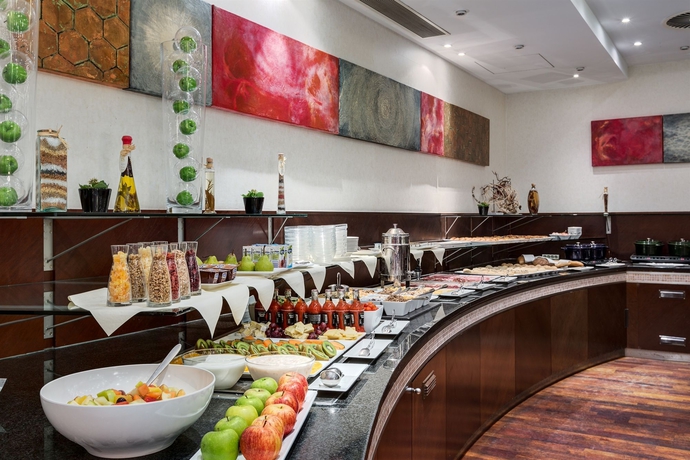 Imagen del bar/restaurante del Hotel Nh Brussels Airport. Foto 4