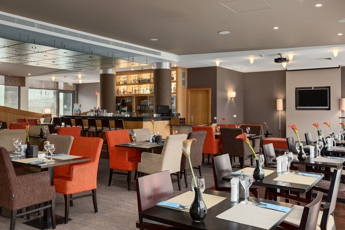 Imagen del bar/restaurante del Hotel Nh Brussels Airport. Foto 5