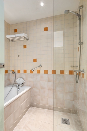 Imagen de la habitación del Hotel Nh Brussels Airport. Foto 11