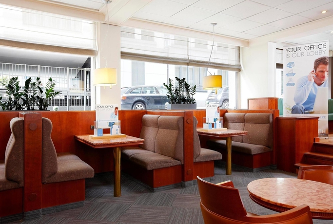 Imagen de los interiores del Hotel Nh Brussels Stéphanie. Foto 16