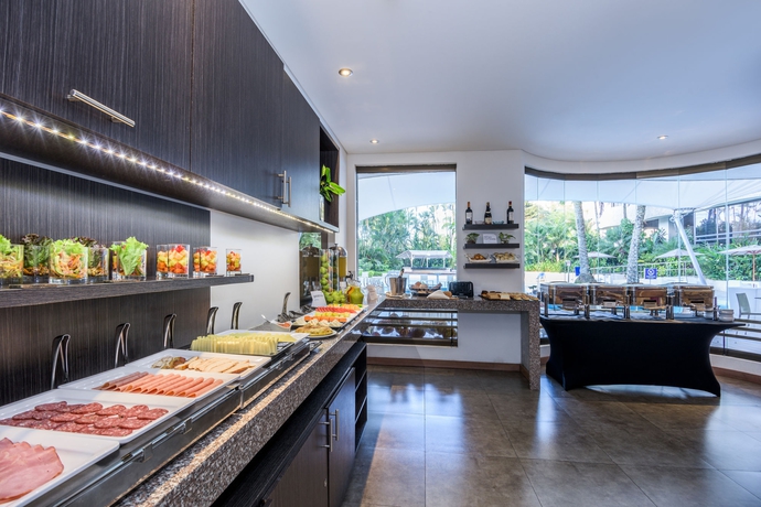 Imagen del bar/restaurante del Hotel Nh Cali Royal. Foto 2