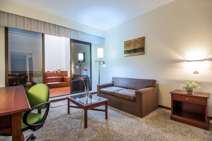 Imagen de los interiores del Hotel Nh Cali Royal. Foto 13