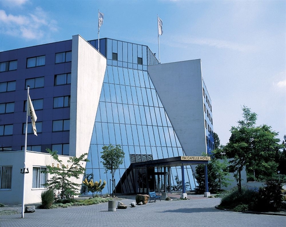 Imagen de los exteriores del Hotel Nh Capelle. Foto 8