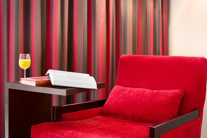 Imagen de la habitación del Hotel Nh Capelle. Foto 5