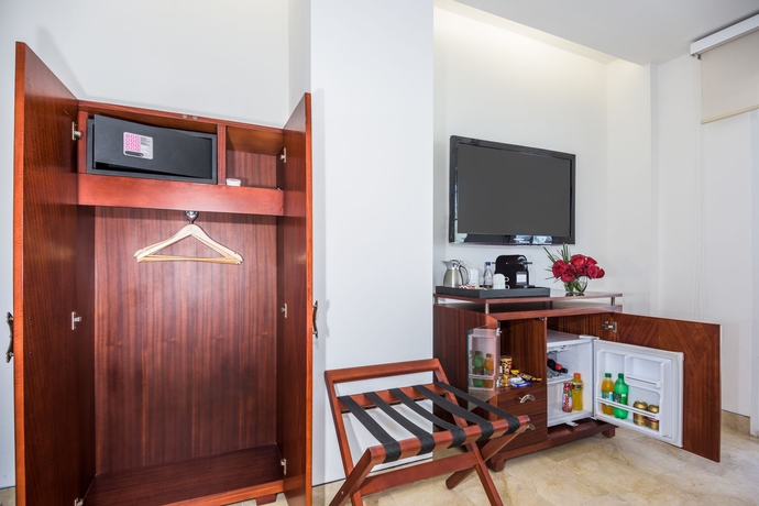 Imagen de la habitación del Hotel Nh Cartagena Urban Royal. Foto 7