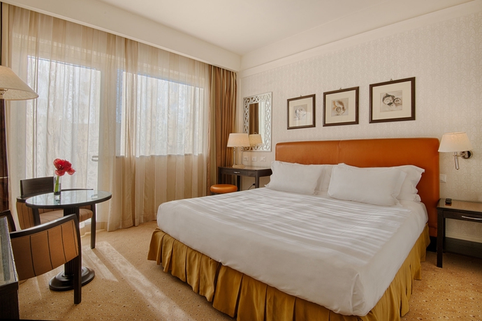 Imagen de la habitación del Hotel Nh Catania Parco Degli Aragonesi. Foto 8