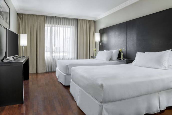 Imagen de la habitación del Hotel Nh Ciudad De Santiago. Foto 6
