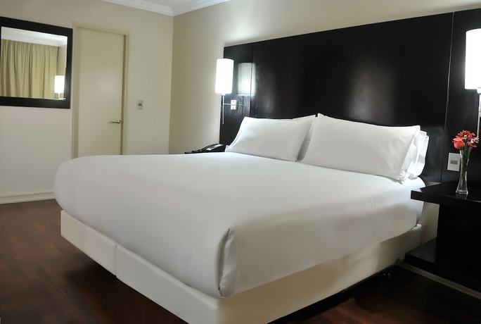 Imagen de la habitación del Hotel Nh Ciudad De Santiago. Foto 9