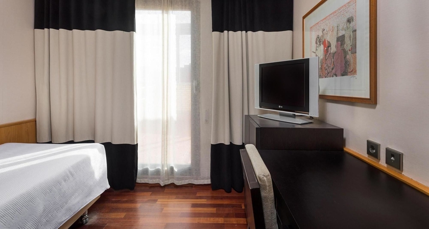 Imagen de la habitación del Hotel Nh Ciudad De Valencia. Foto 9