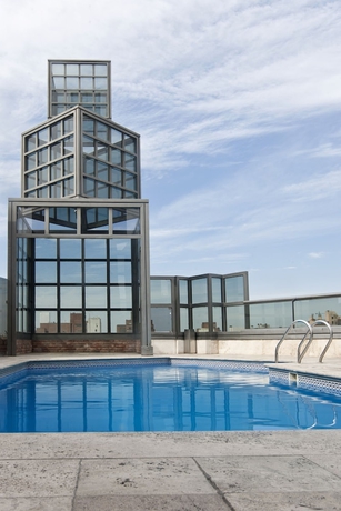 Imagen de la piscina del Hotel Nh Córdoba Panorama. Foto 19