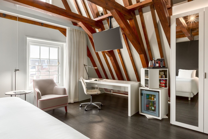 Imagen de la habitación del Hotel Nh Collection Amsterdam Barbizon Palace. Foto 14