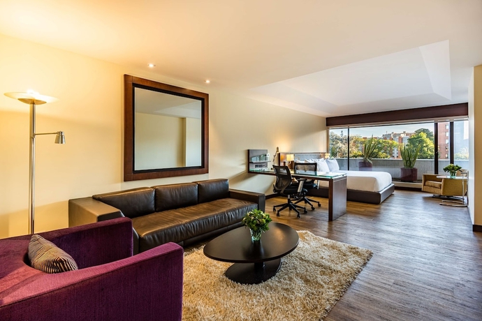 Imagen de la habitación del Hotel Nh Collection Bogotá Wtc Royal. Foto 5