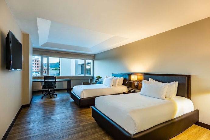 Imagen de la habitación del Hotel Nh Collection Bogotá Wtc Royal. Foto 11