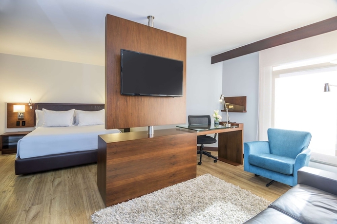 Imagen de la habitación del Hotel Nh Collection Bogotá Wtc Royal. Foto 12