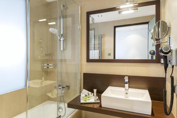 Imagen de la habitación del Hotel Nh Collection Dresden Altmarkt. Foto 12