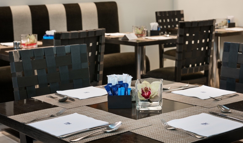 Imagen del bar/restaurante del Hotel Nh Collection Lisboa Liberdade. Foto 2