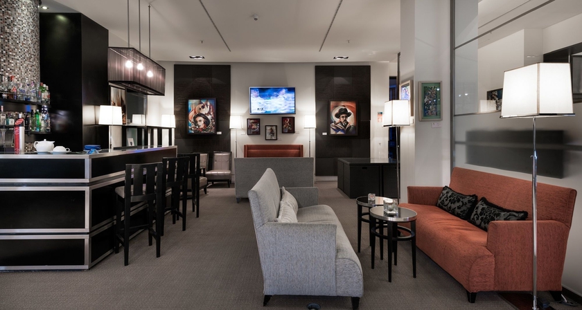 Imagen del bar/restaurante del Hotel Nh Collection Lisboa Liberdade. Foto 3