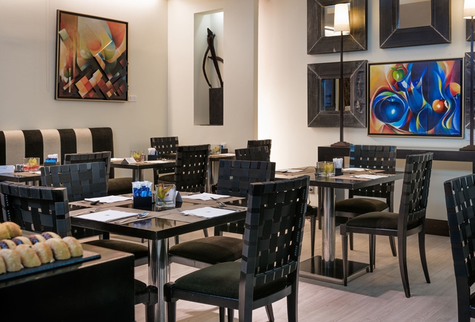 Imagen del bar/restaurante del Hotel Nh Collection Lisboa Liberdade. Foto 6