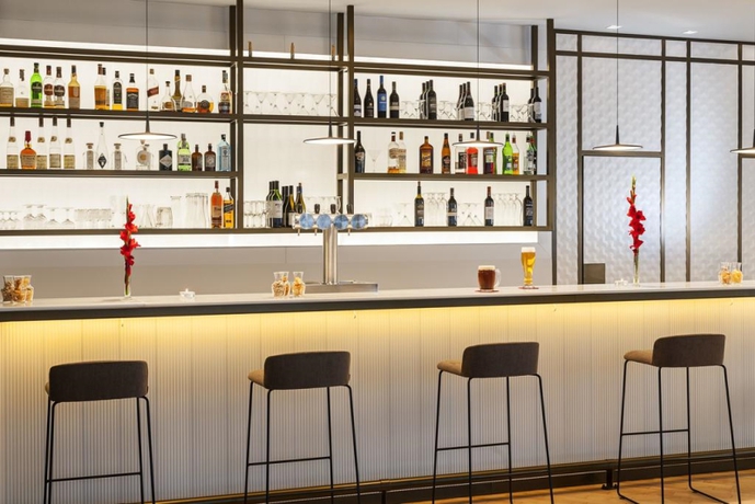 Imagen del bar/restaurante del Hotel Nh Collection N&uuml;rnberg City. Foto 2