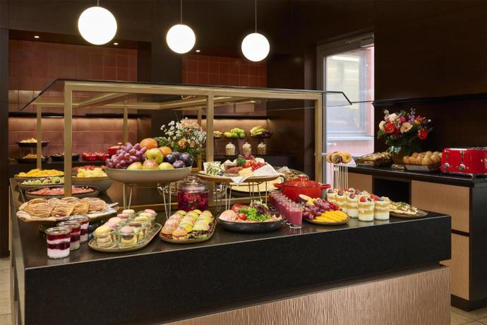 Imagen del bar/restaurante del Hotel Nh Collection N&uuml;rnberg City. Foto 4