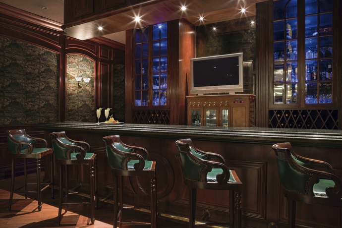 Imagen del bar/restaurante del Hotel Nh Collection Plaza Santiago. Foto 6